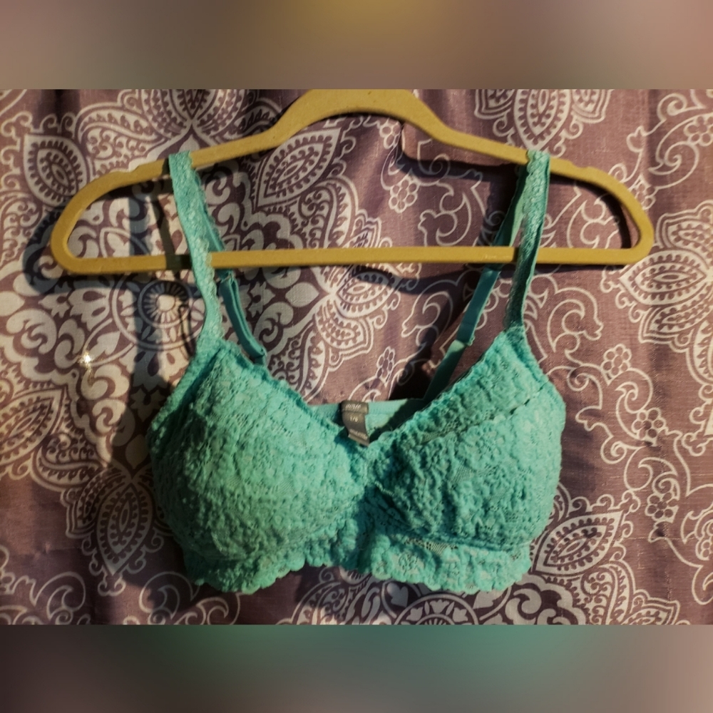 Arie blue lace bra